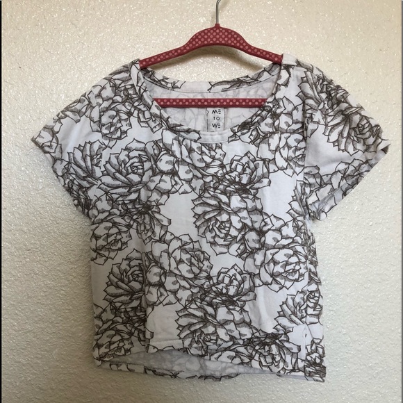 Me to We Crop top XS - Picture 1 of 3